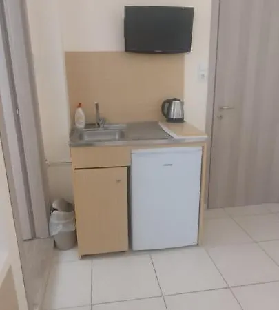 בית הארחה Sweetmar Guest Rooms-ground Floor העיירה קוס