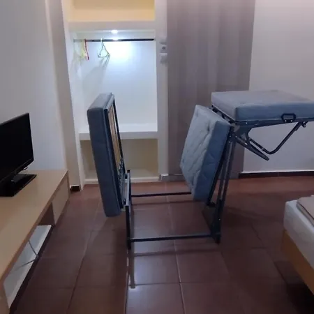 Sweetmar Guest Rooms-ground Floor בית הארחה העיירה קוס