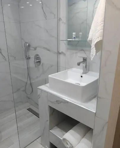 Penzion Sweetmar Guest Rooms-Ground Floor 3*