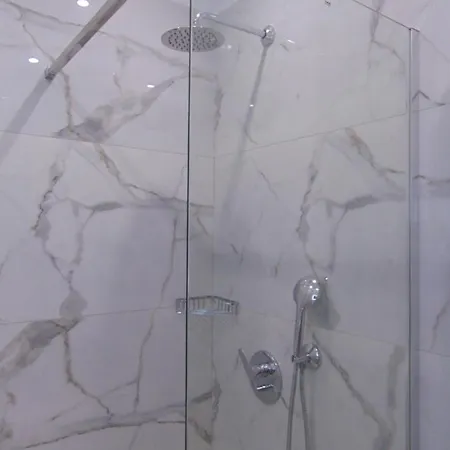 Sweetmar Guestrooms-ground Floor Πανσιόν